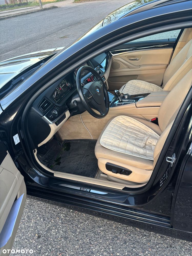 BMW Seria 5 528i xDrive - 8