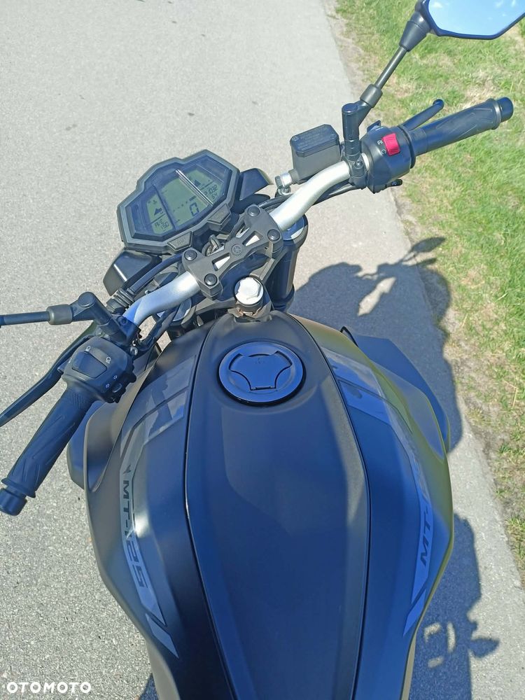 Yamaha MT - 7