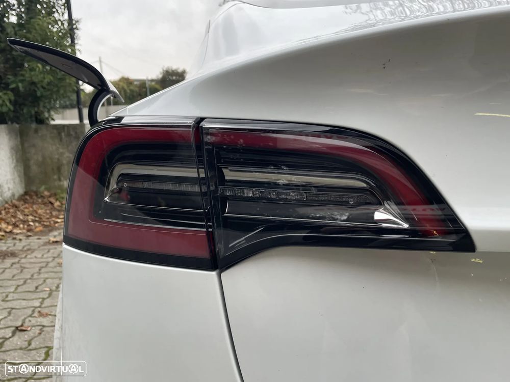 Tesla Model 3 RWD - 16