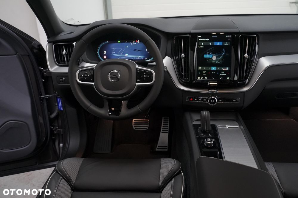 Volvo XC 60 B5 B AWD Plus Dark - 11