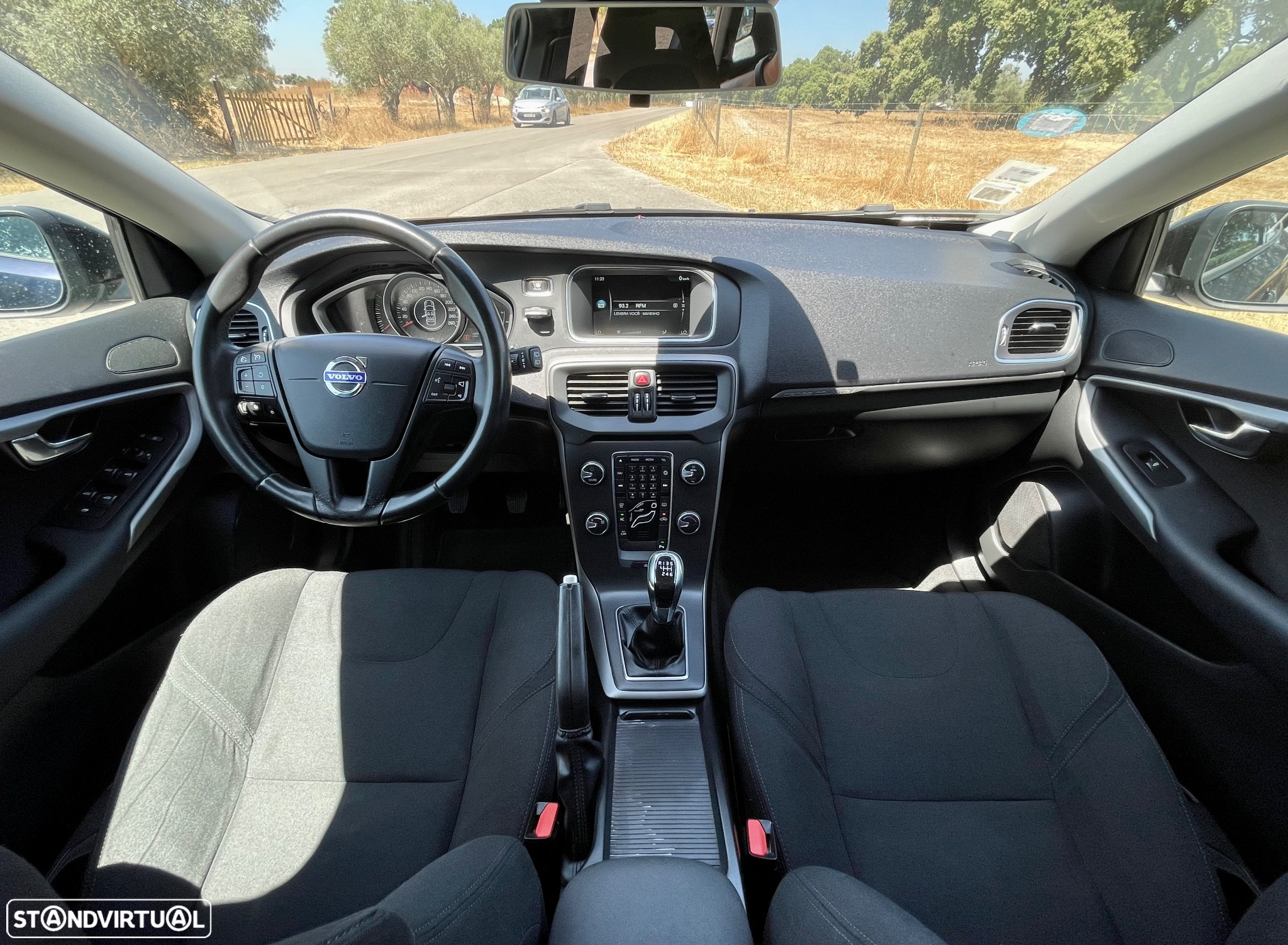 Volvo V40 Cross Country 1.6 D2 Momentum - 11