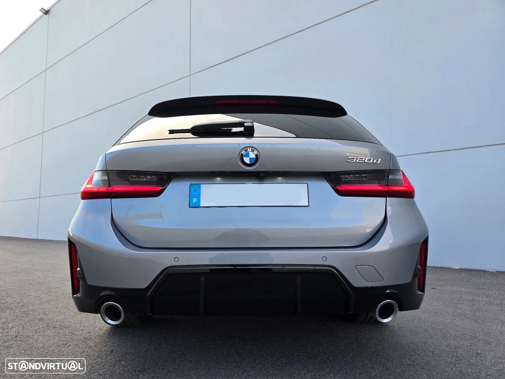 BMW 320 d Pack Desportivo M Auto - 13