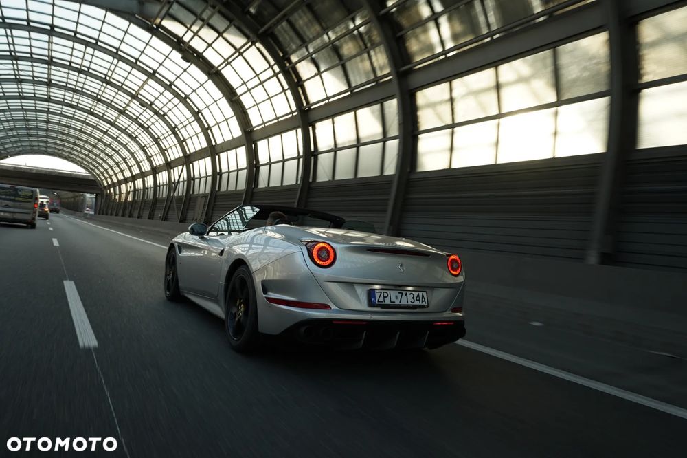 Ferrari California T - 16