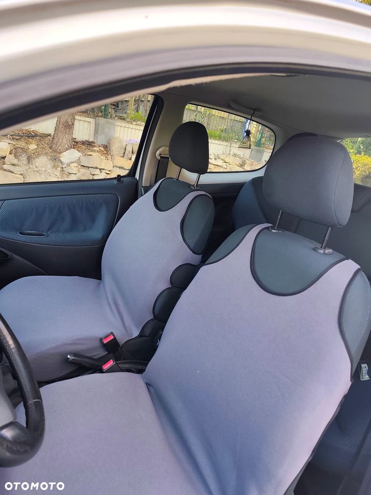 Toyota Yaris 1.3 VVT-i Sol - 10