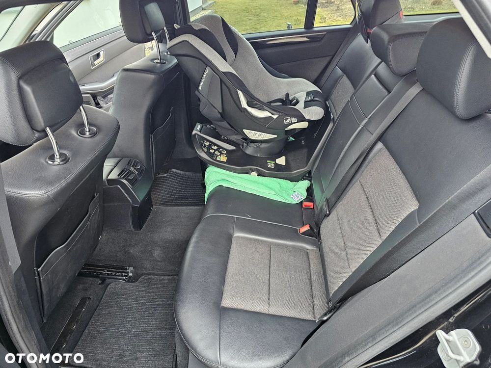 Mercedes-Benz Klasa E 200 CGI BlueEFFICIENCY 7G-TRONIC Avantgarde - 18