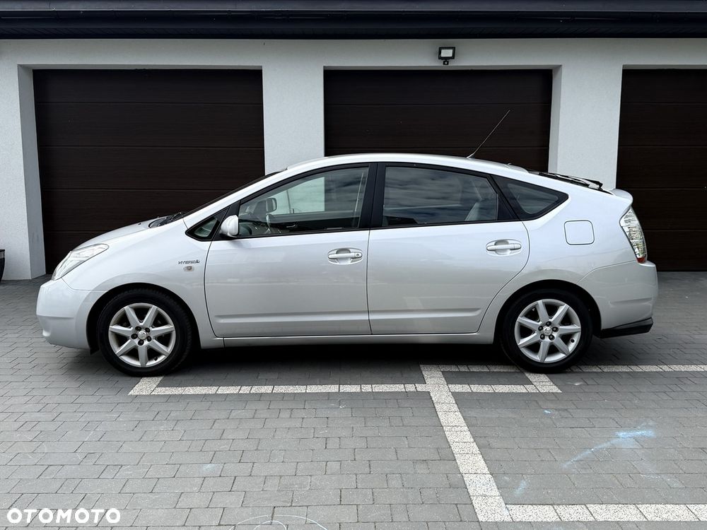 Toyota Prius 1.5 VVT-i Sol - 3