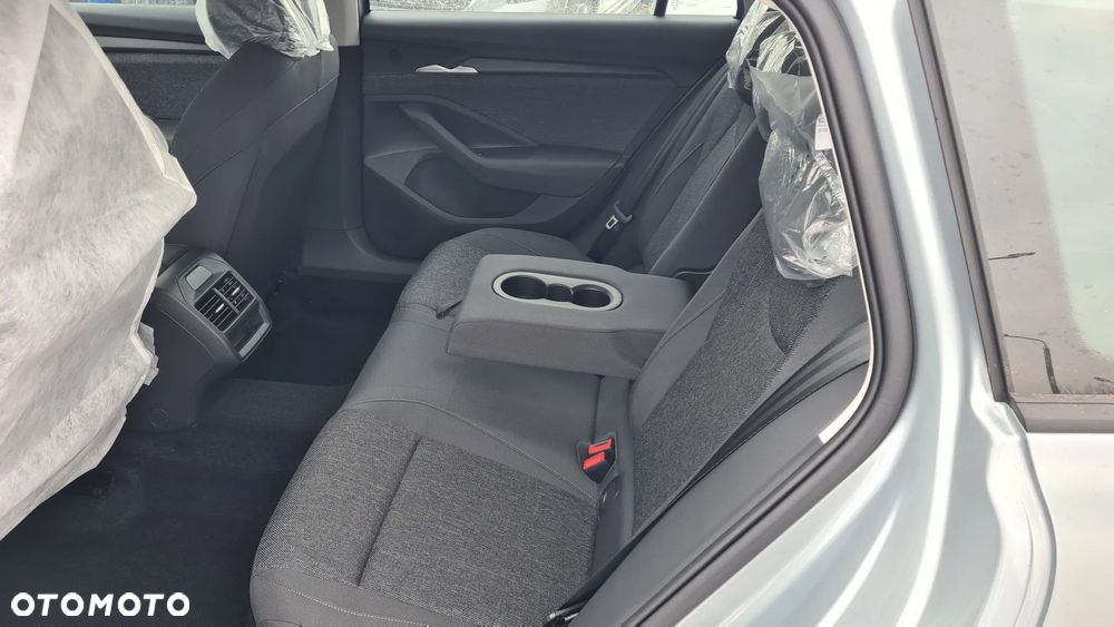 Skoda Superb 2.0 TDI SCR Essence DSG - 10