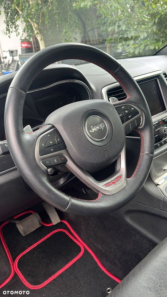 Jeep Grand Cherokee - 19