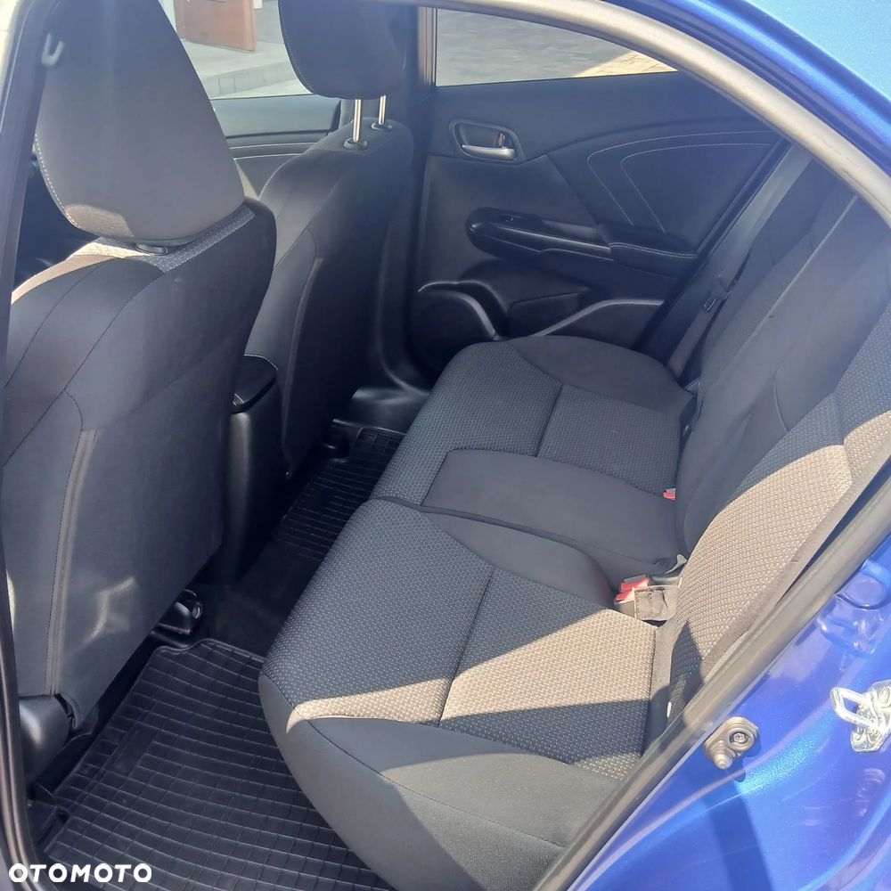 Honda Civic 1.6 i-DTEC Executive Black Edition - 12