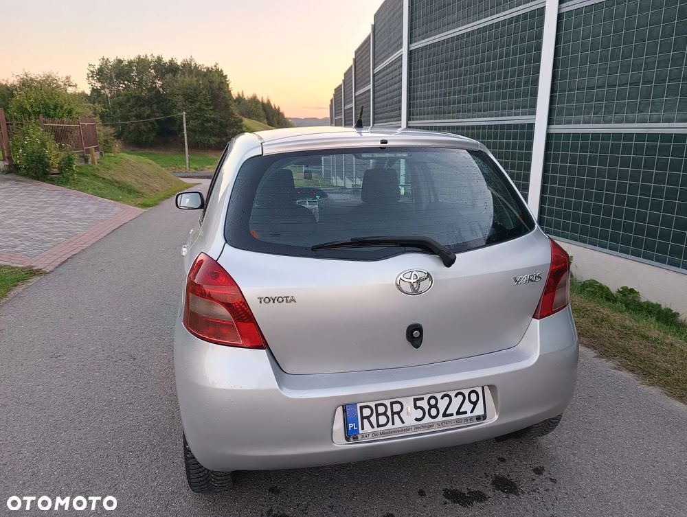 Toyota Yaris 1.3 Sol Premium - 8