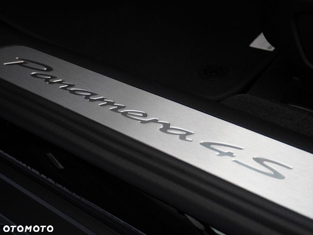 Porsche Panamera 4S E-Hybrid PHEV - 25