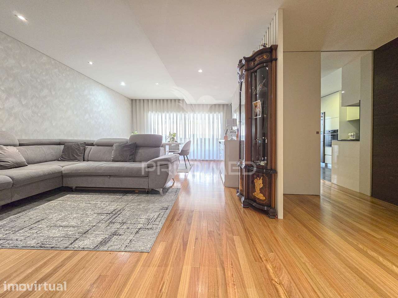 Apartamento T2 em Urgezes – Conforto, Luz Natural e Localização de... - Grande imagem: 2/31