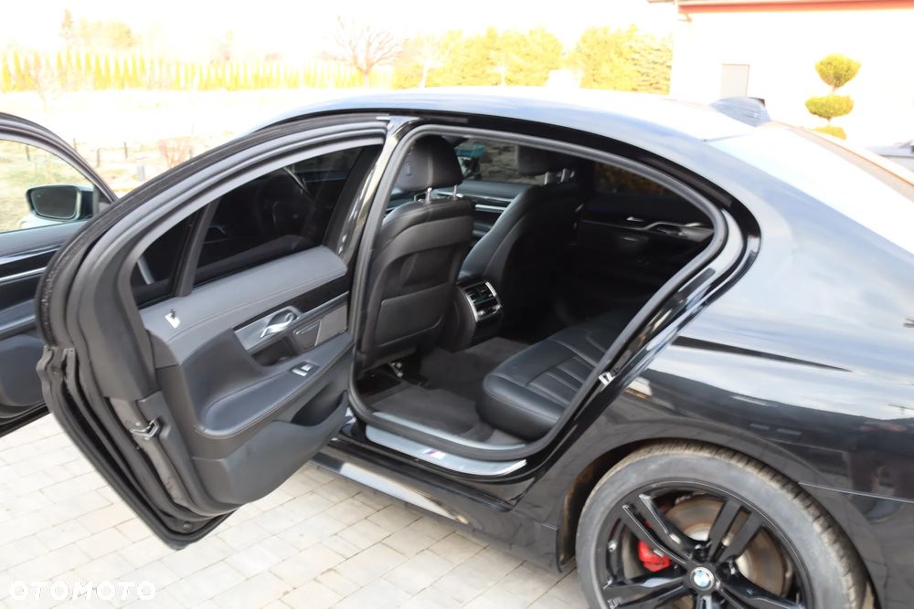 BMW Seria 7 740i - 17