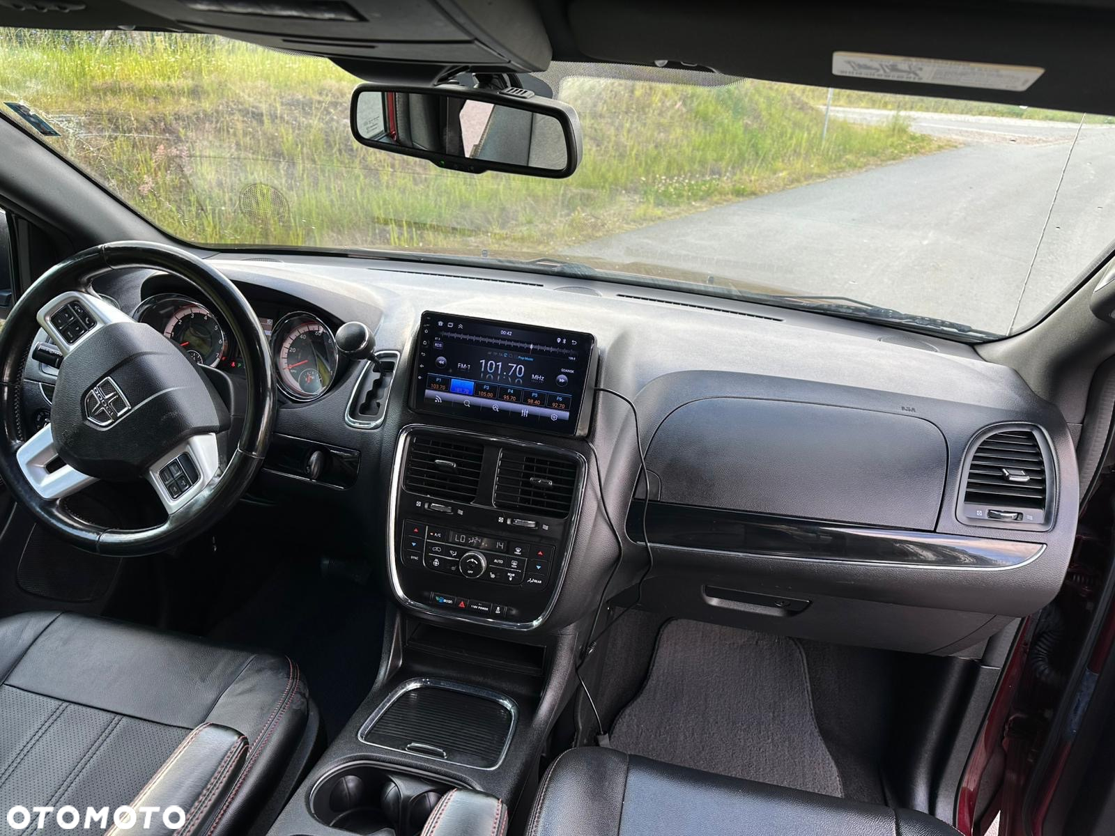 Dodge Grand Caravan - 29