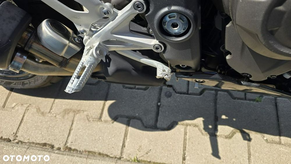 Triumph Speed Triple - 16