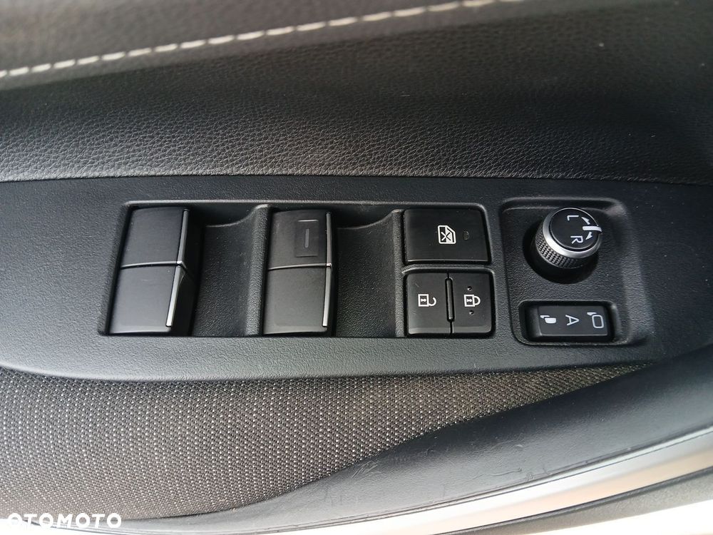 Toyota Corolla 2.0 Hybrid Comfort - 22