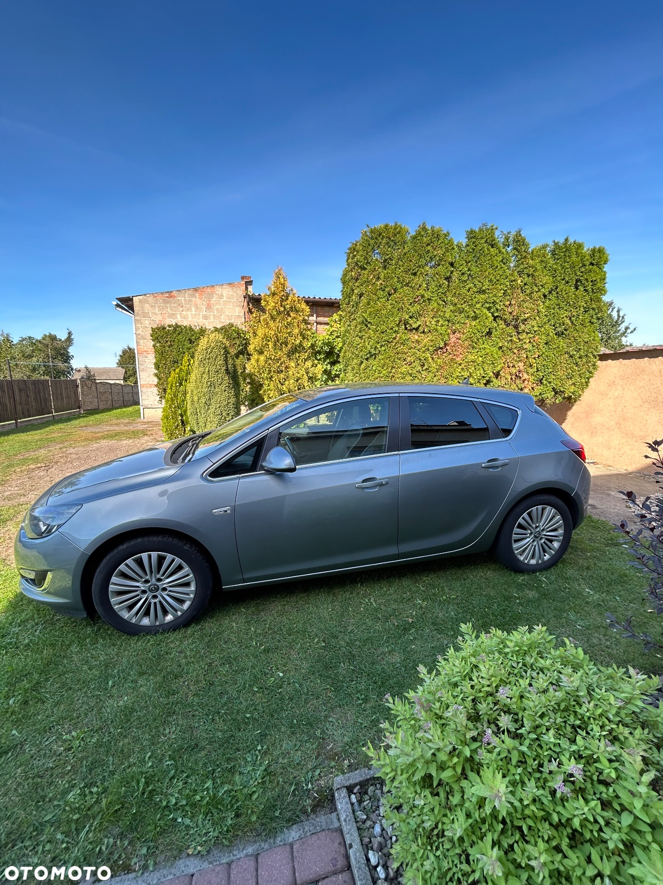 Opel Astra IV 1.6 CDTI Cosmo - 2