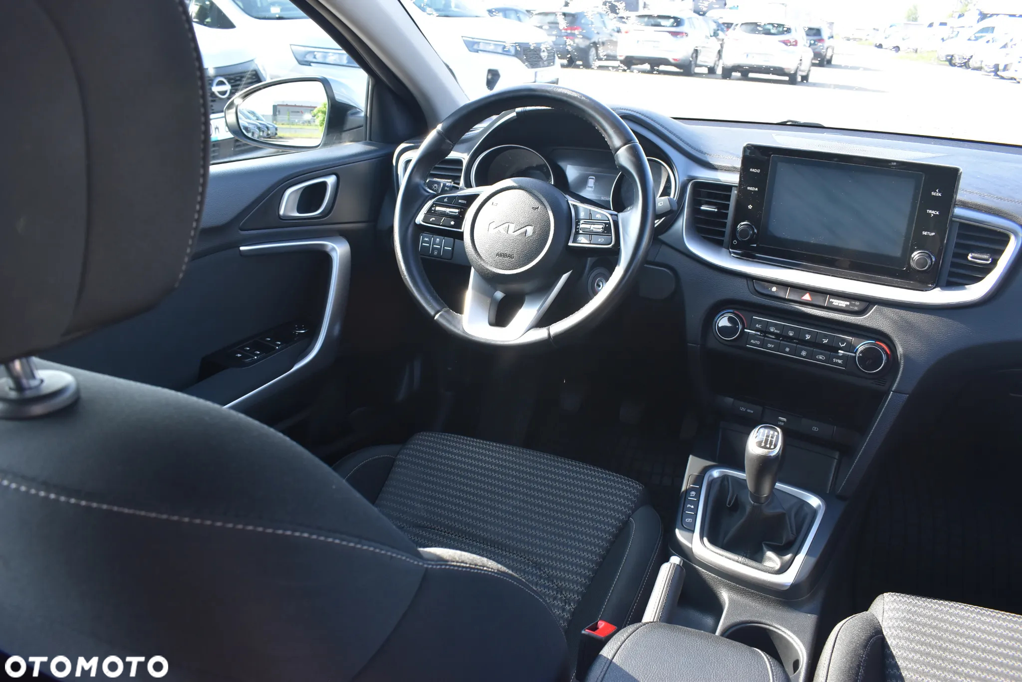 Kia Ceed 1.5 T-GDI M - 22