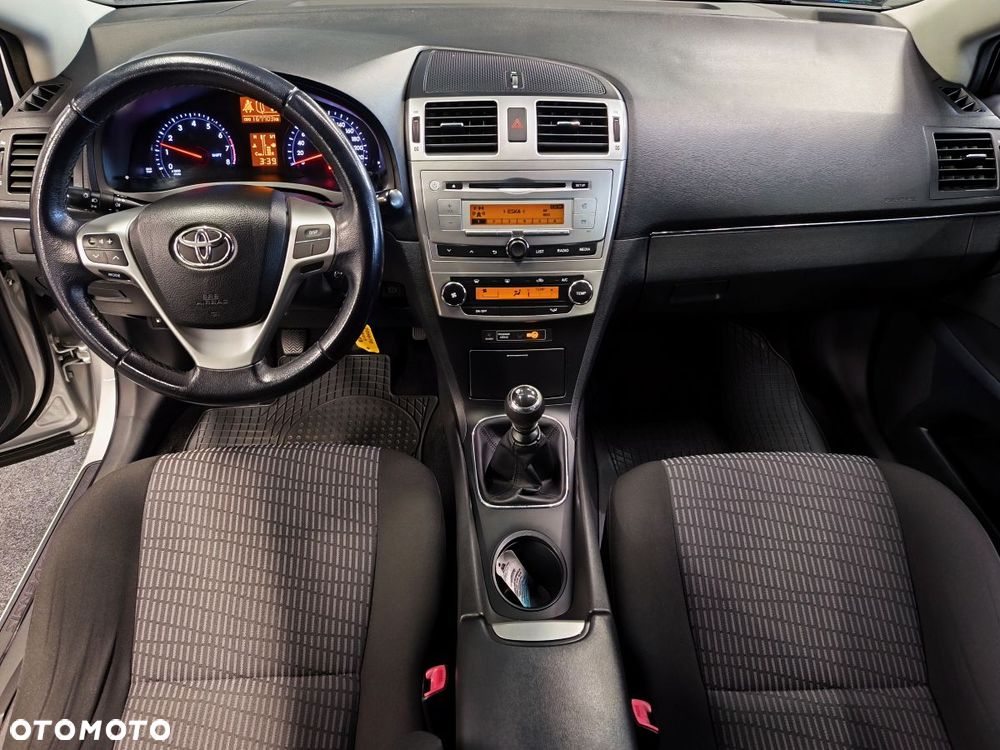 Toyota Avensis 1.8 Sol - 9