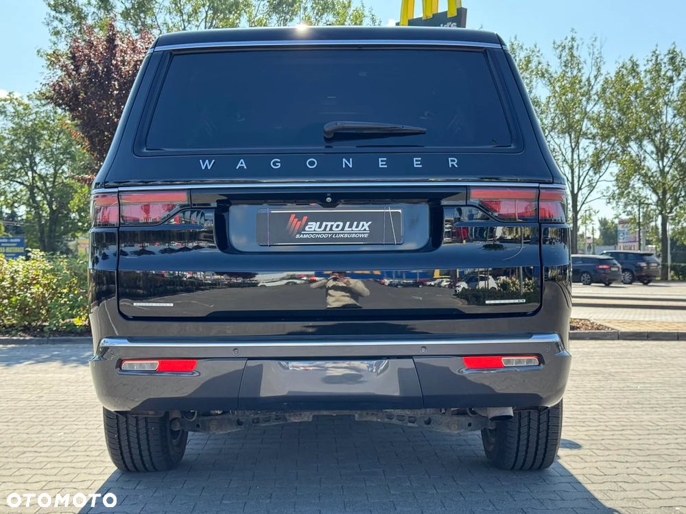 Jeep Wagoneer - 21