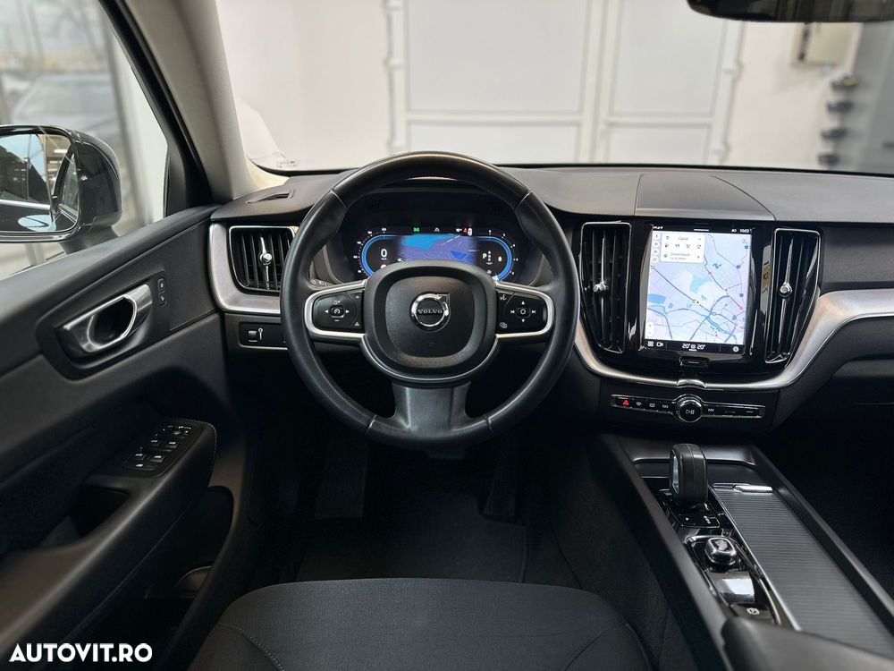Volvo XC 60 B4 D AWD Geartronic Momentum Pro - 11