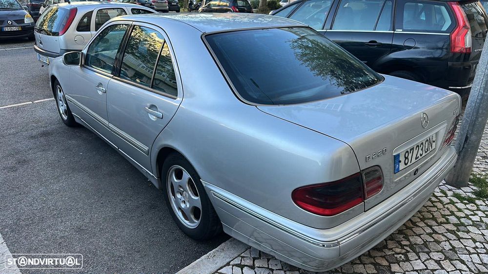 Mercedes-Benz E 220 CDI Avantgarde - 4