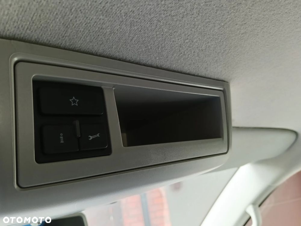 Volkswagen Transporter - 25
