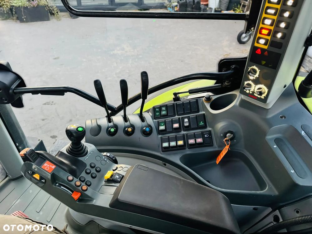 Claas ARION 620 - 15