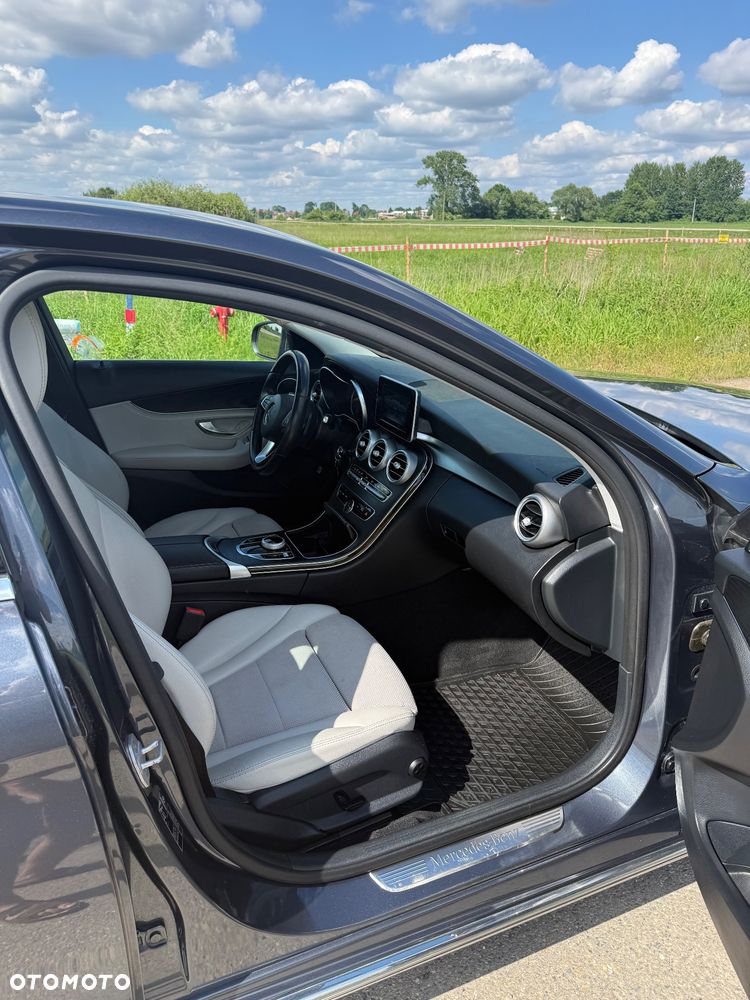 Mercedes-Benz Klasa C 200 4-Matic 7G-TRONIC - 16