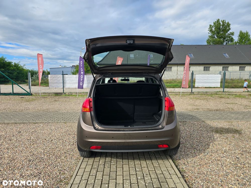 Kia Venga 1.4 L - 11