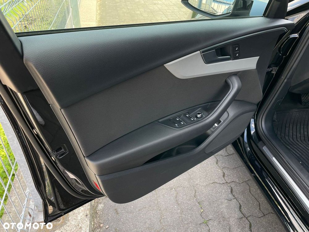 Audi A4 Limousine - 18
