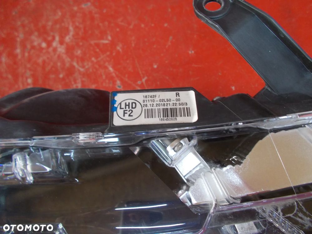 TOYOTA COROLLA E16 LIFT 81110-02L50-00 LAMPA PRAWA PRZÓD PRZEDNIA - 3