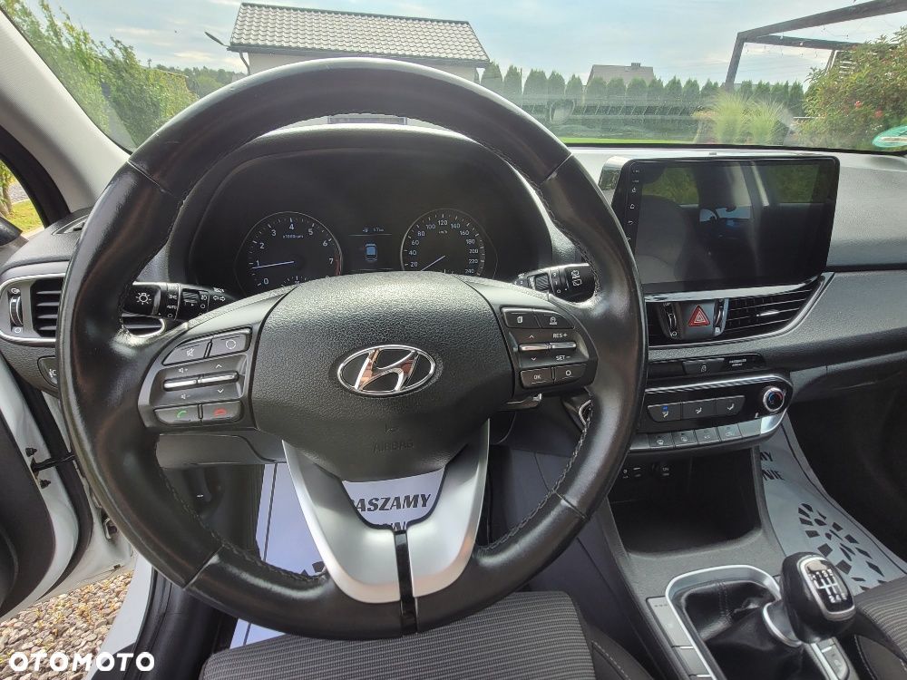 Hyundai i30 1.4 Family - 9