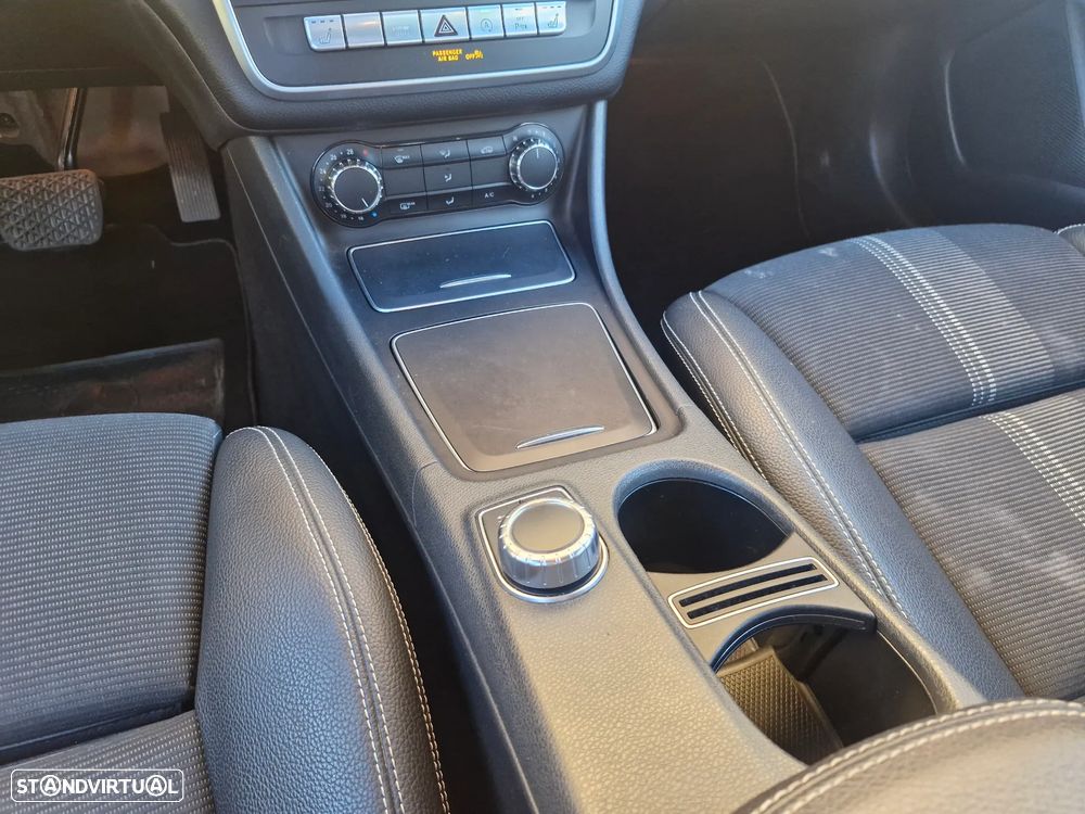 Mercedes-Benz CLA 220 CDI 7G-DCT Urban - 15