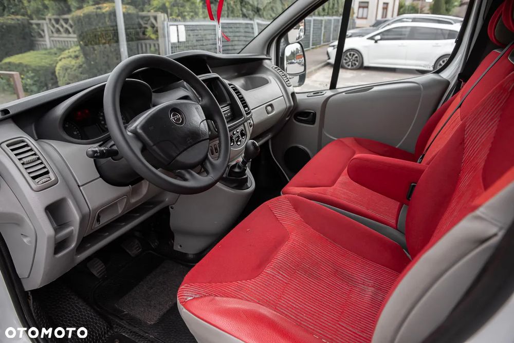 Opel Vivaro - 11