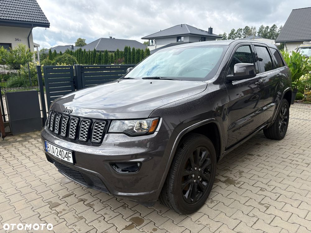 Jeep Grand Cherokee - 1