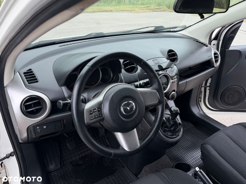 Mazda 2 - 17