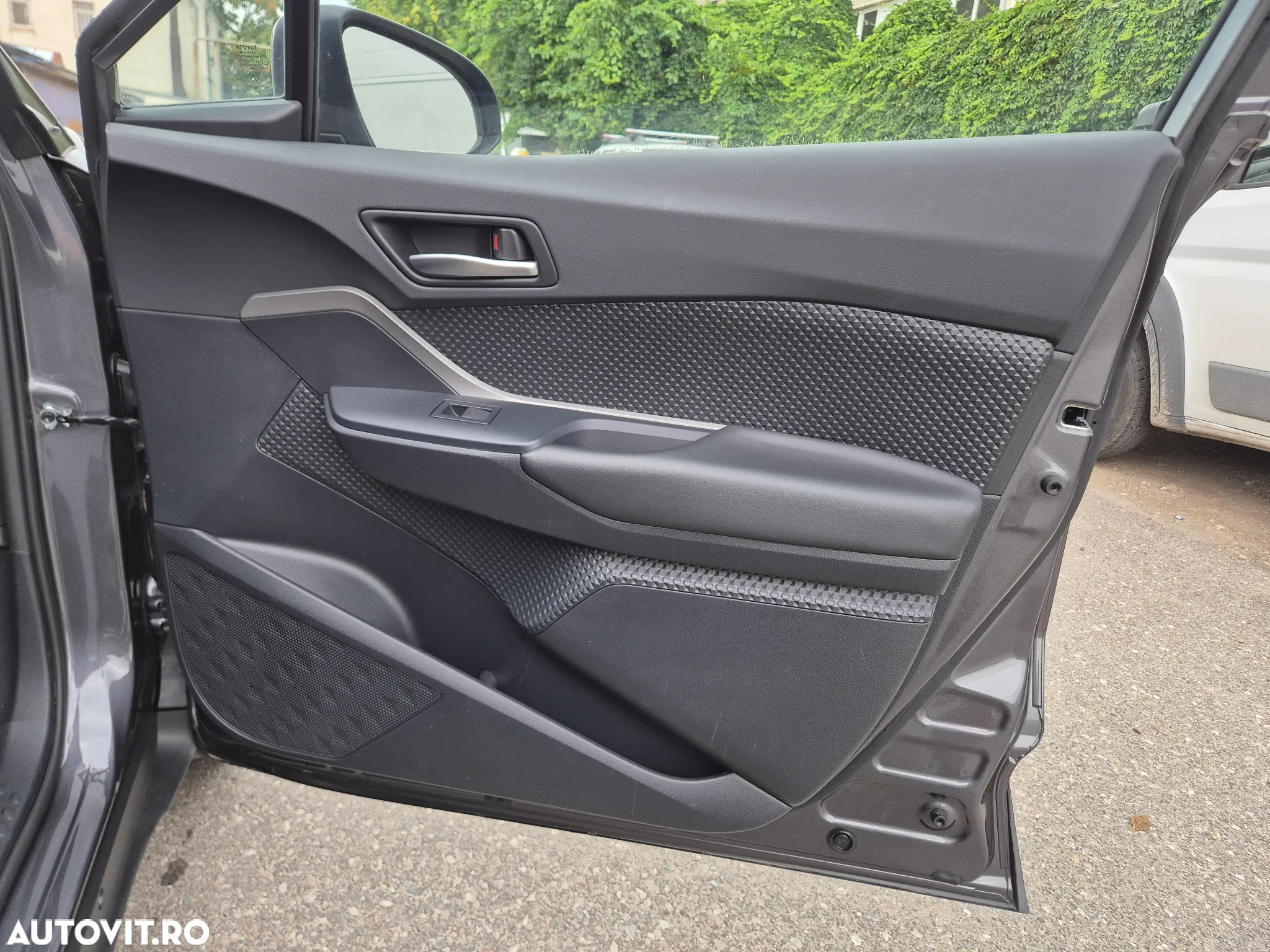 Toyota C-HR 1.8 Hybrid Business Edition - 26