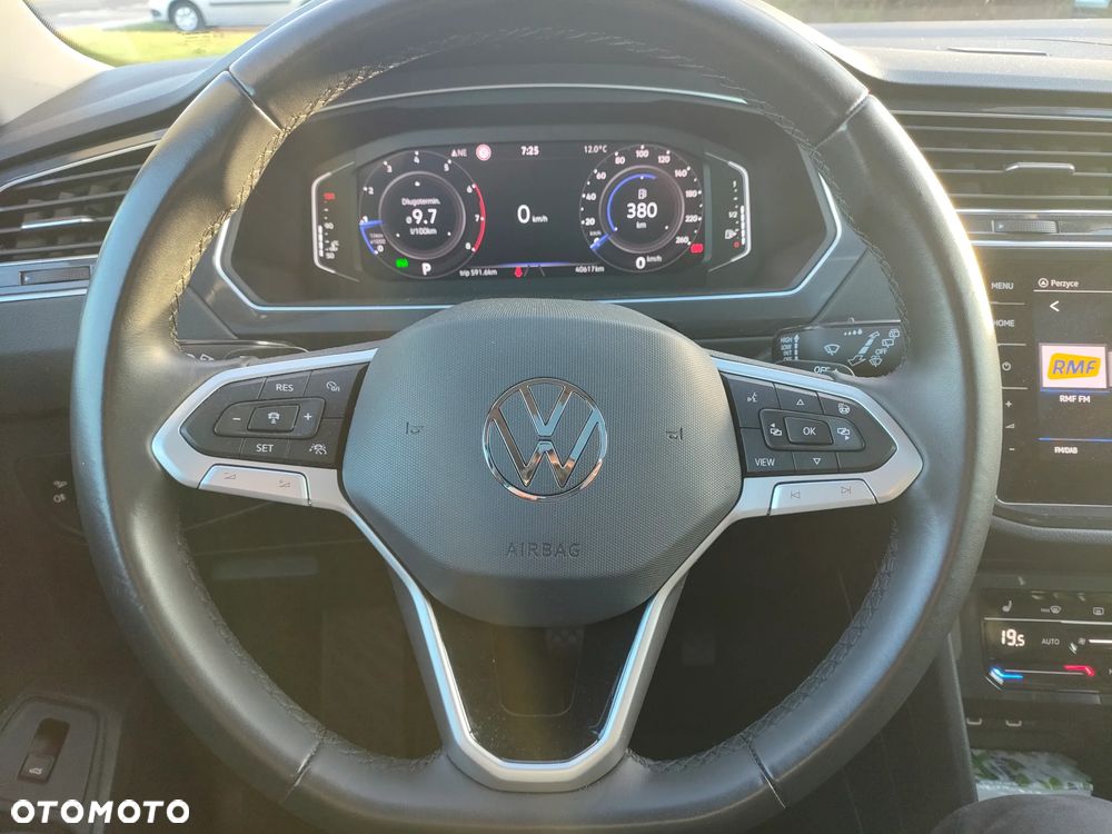 Volkswagen Tiguan - 17
