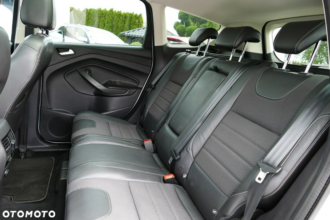 Ford Kuga 2.0 TDCi 2x4 Titanium - 28