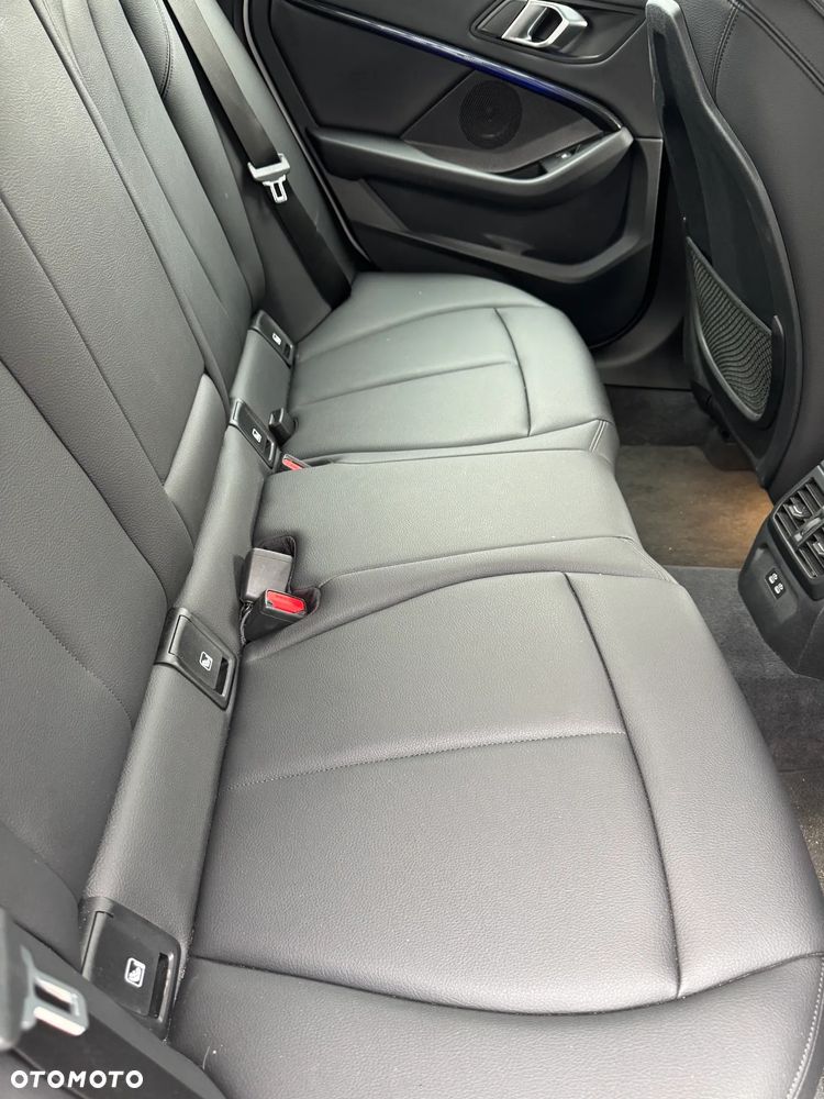 BMW Seria 2 218i M Sport - 8