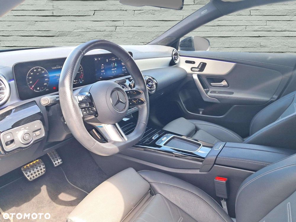 Mercedes-Benz CLA - 11