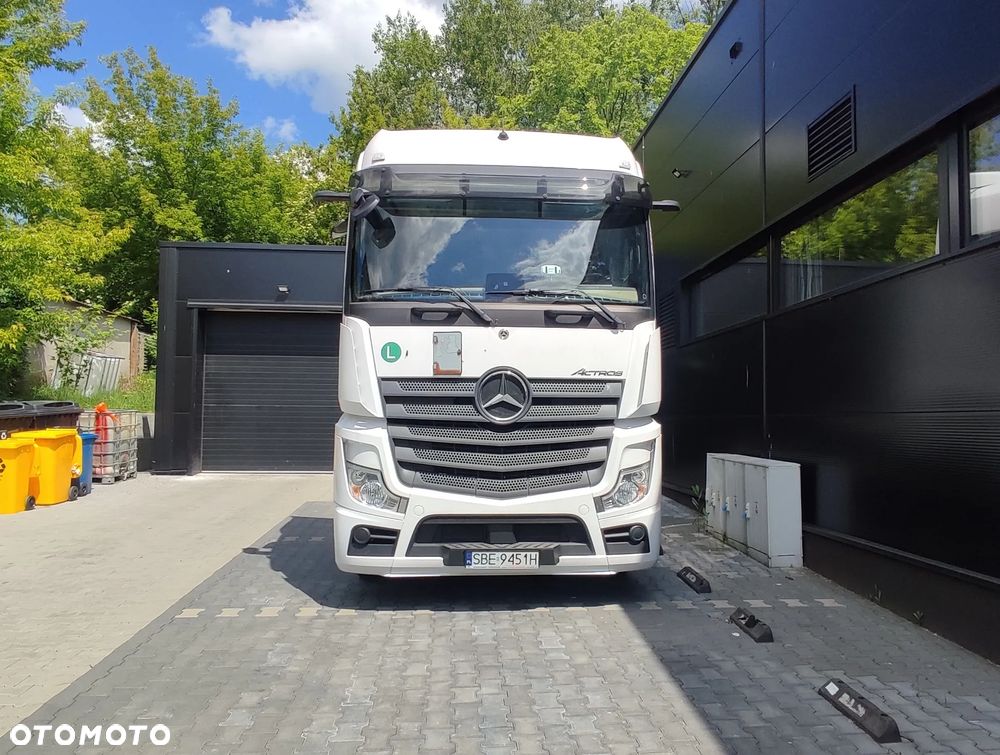 Mercedes-Benz Actros - 2