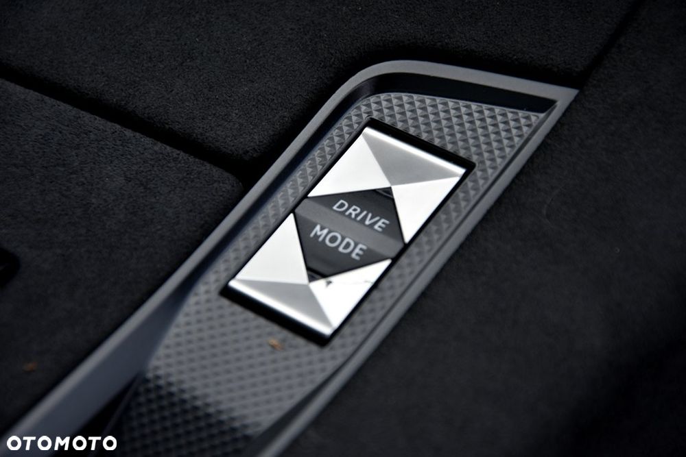 DS Automobiles DS 7 Crossback 1.6 E-Tense Performance Line + - 33