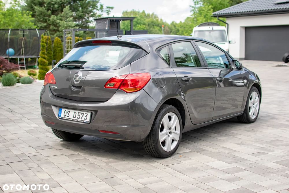 Opel Astra - 4