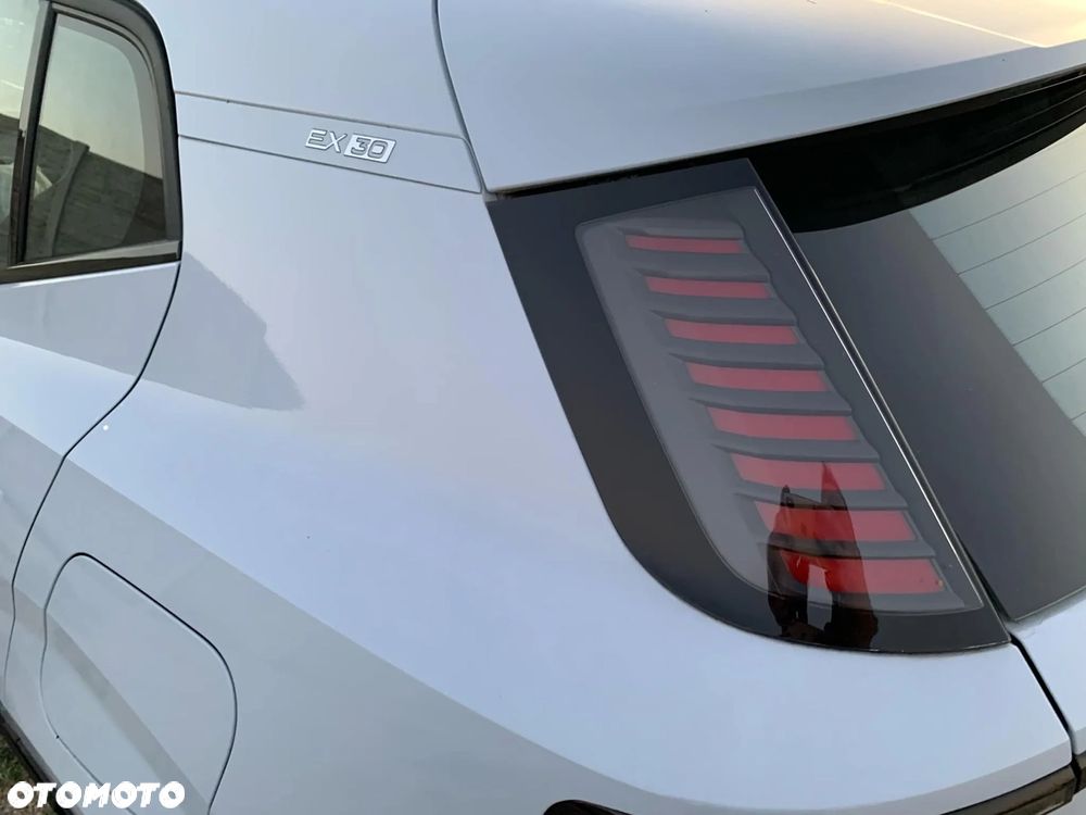 Volvo EX30 Single Motor Extended Range RWD Core - 20