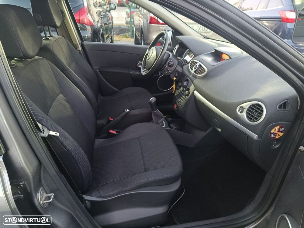 Renault Clio 1.2 16V Dynamique S - 9