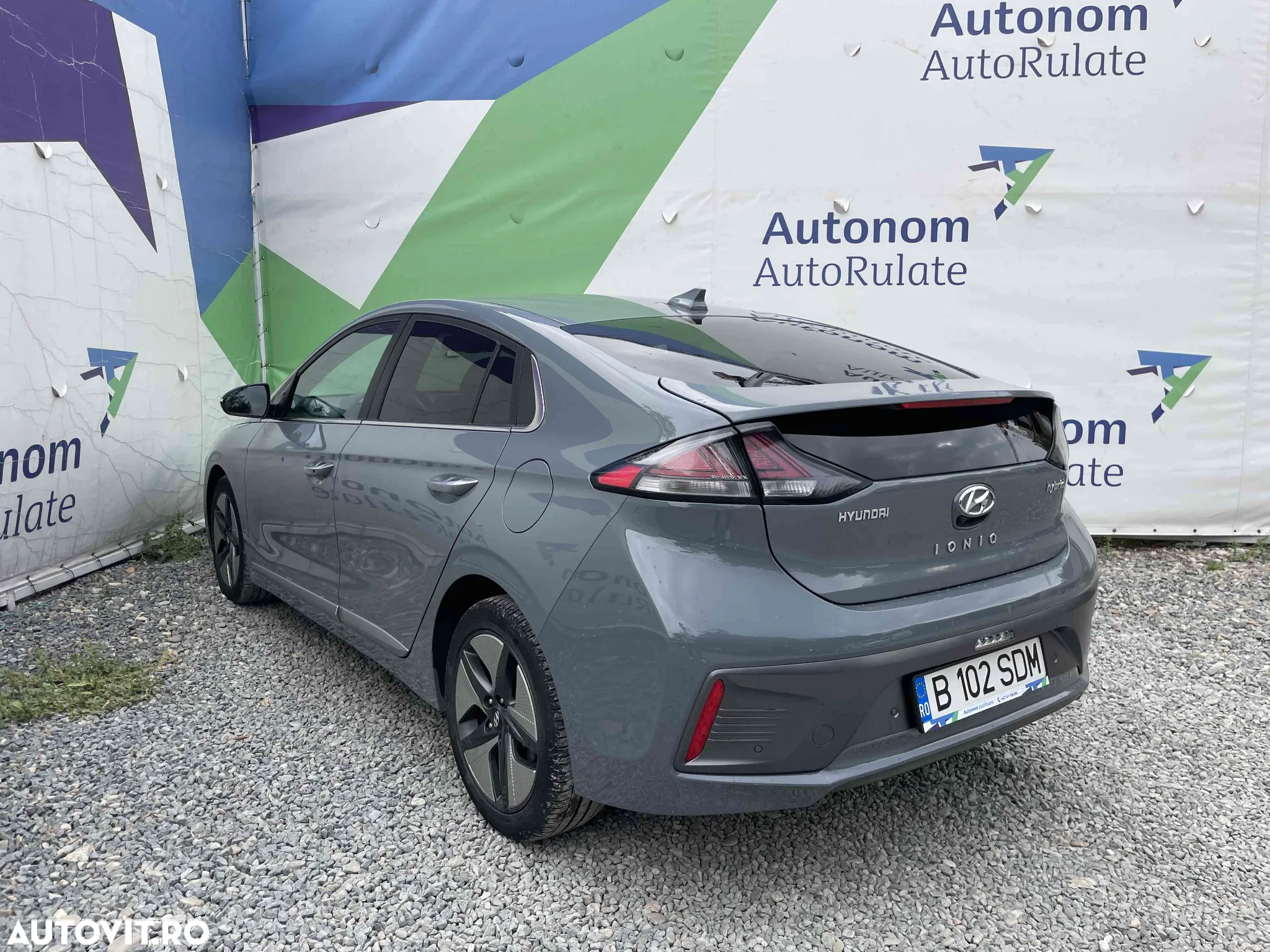 Hyundai IONIQ - 4