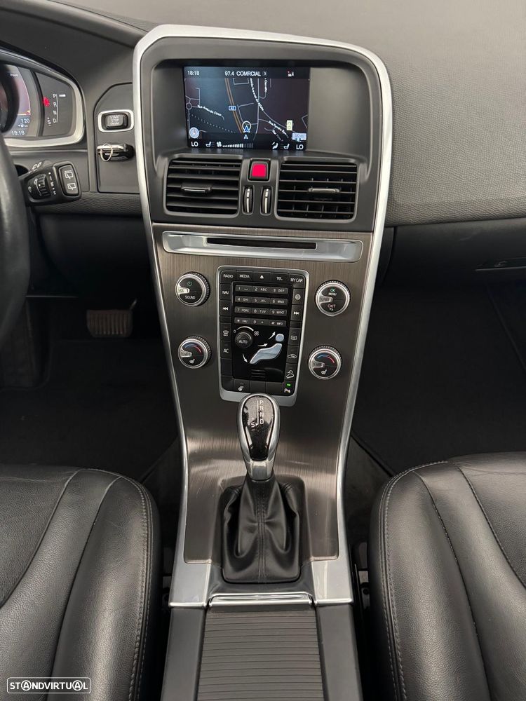 Volvo XC 60 D5 AWD Aut. RDesign - 15