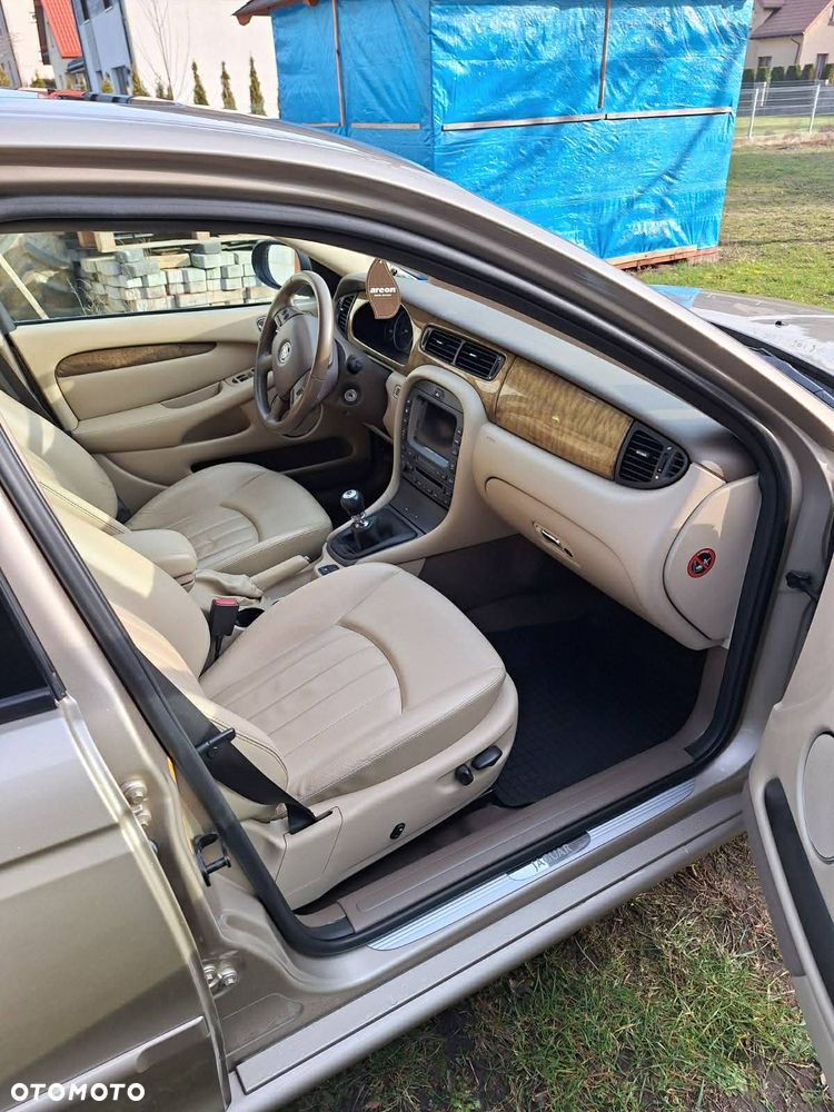 Jaguar X-Type 2.0 - 9